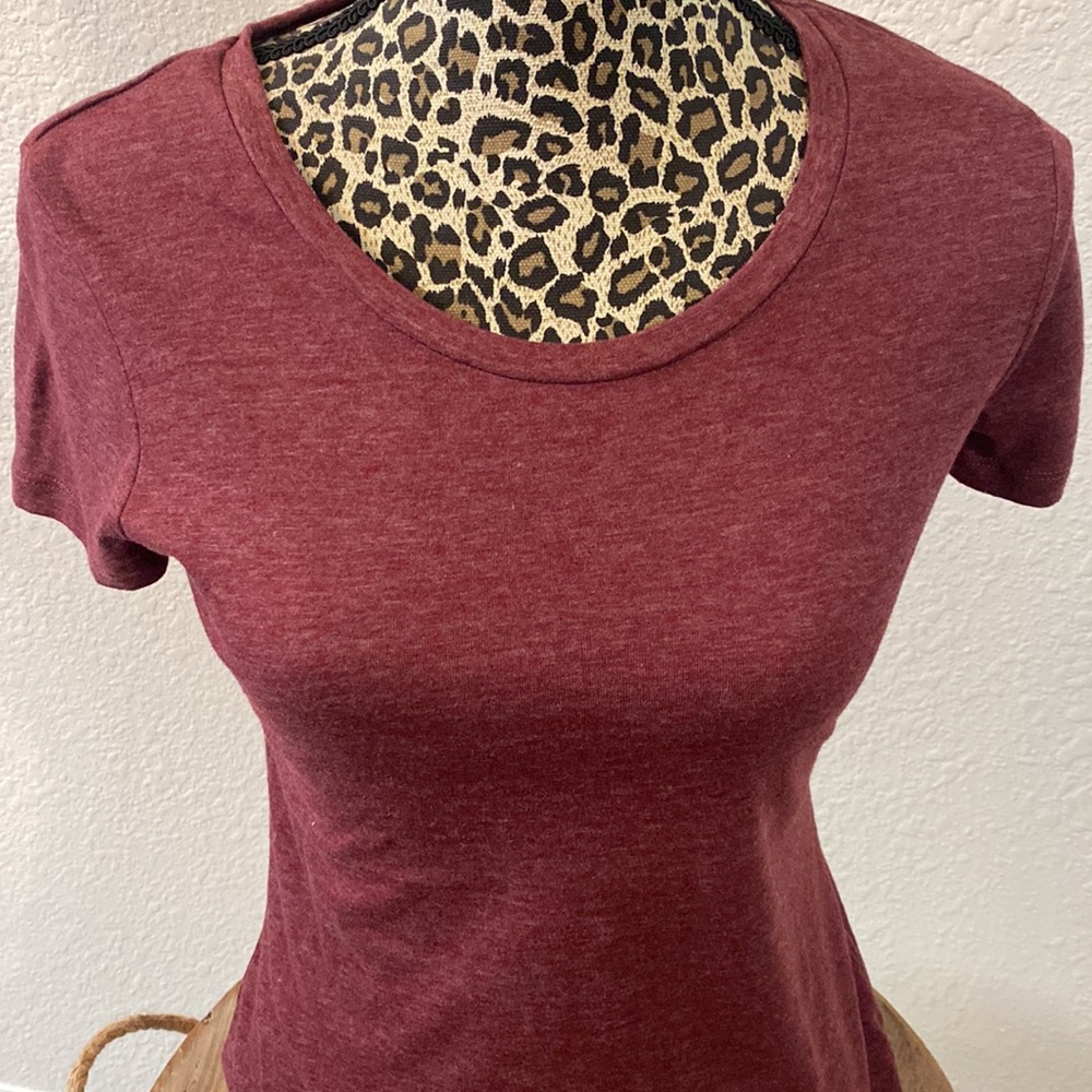 Simple Crew Neck Tee, Size small maroon, great condition, worn couple times - Picture 2 of 5